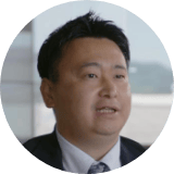 専務取締役　佐藤未寧夫氏